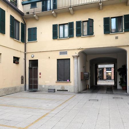 Comecasa Bright Terraced Apartment In Porta Romana Vicino Clinica Mangiagalli มิลาน ภายนอก รูปภาพ