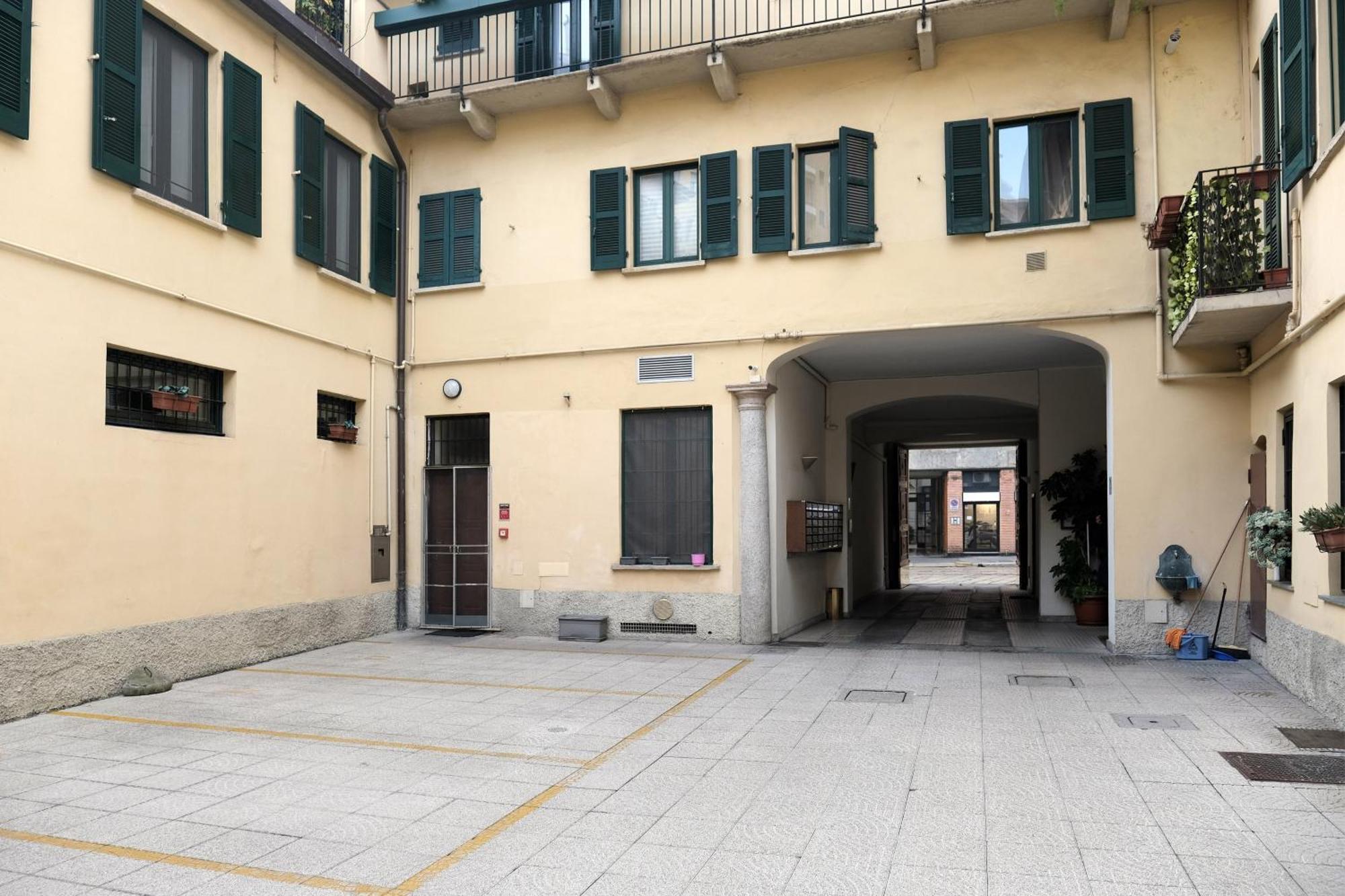 Comecasa Bright Terraced Apartment In Porta Romana Vicino Clinica Mangiagalli มิลาน ภายนอก รูปภาพ